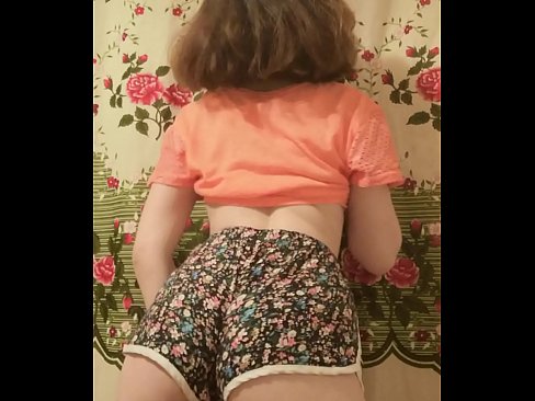 ❤️ Seksi mlada beba skida kratke hlačice pred kamerom ️❌ Seks kod nas ☑