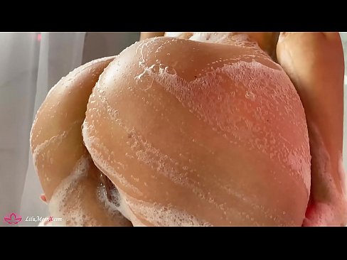 ❤️ Brineta masturbira macu vibratorom do intenzivnog orgazma pod tušem ️❌  Seks kod nas ☑